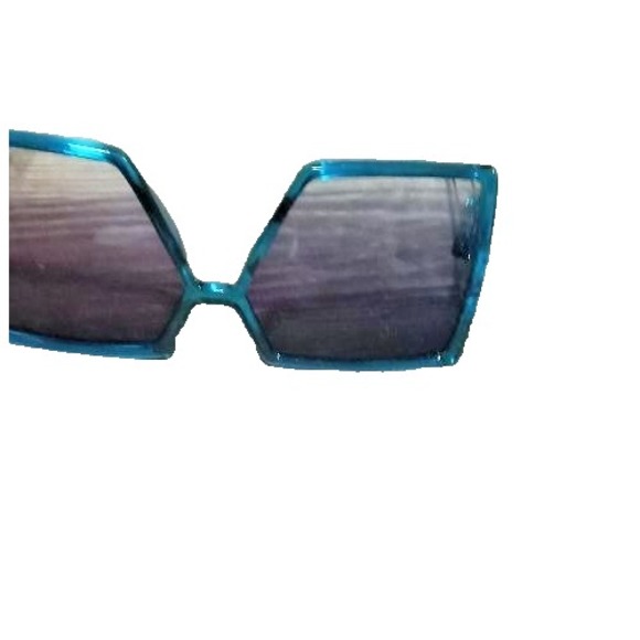 STORYCOAST Vintage Oversized Square Sunglasses for Women,Retro Womens Luxury New - Picture 3 of 6